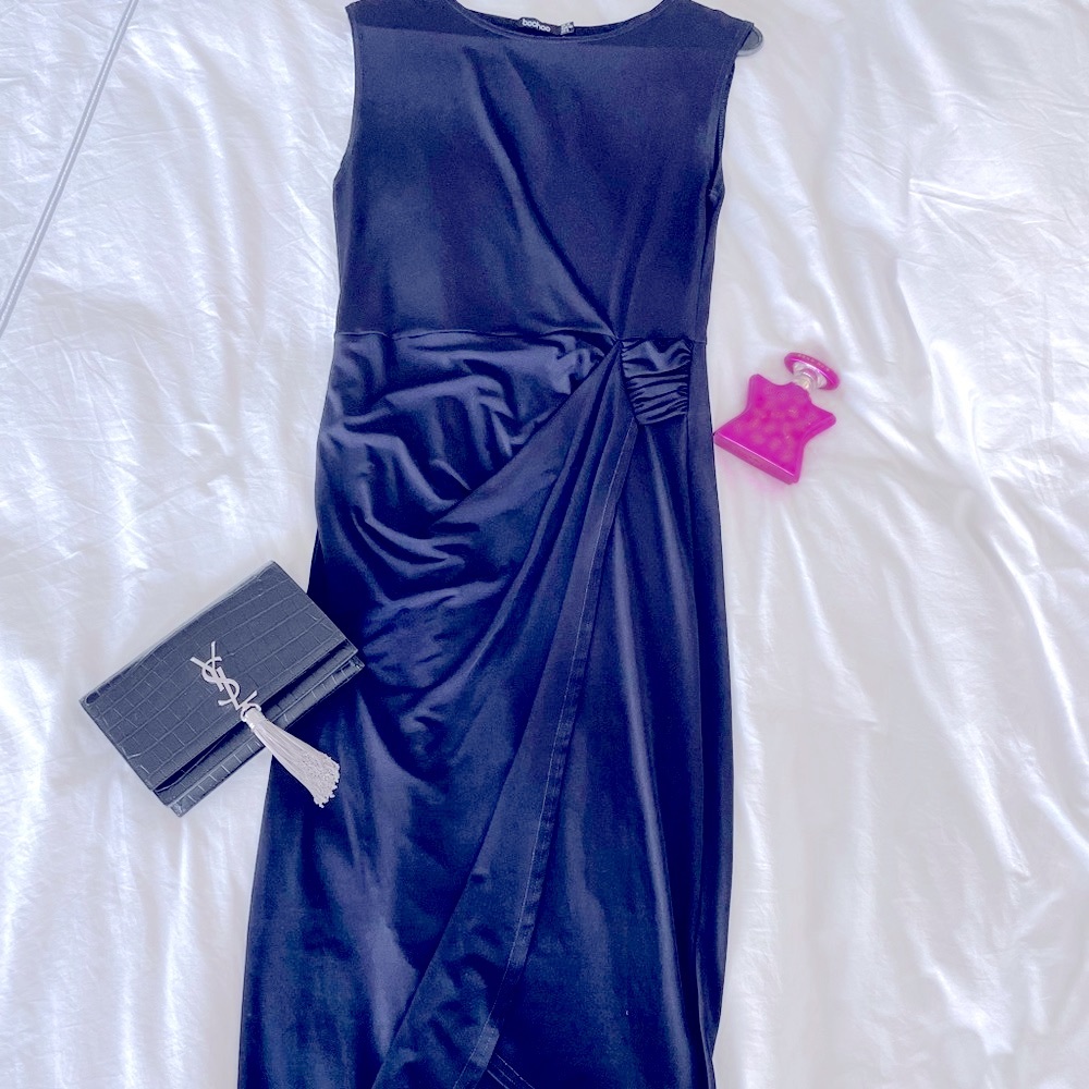 Navy blue sleeveless dress
